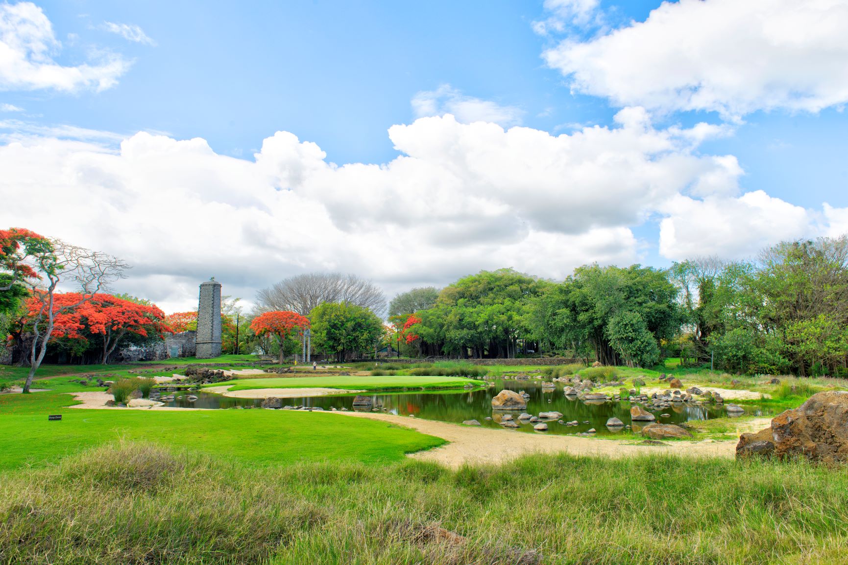 The golf course merges with the existing vegetation of this former sugar estate.