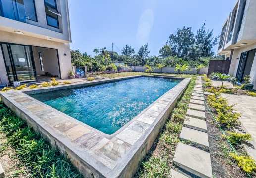 Newly Constructed, Modern 3-Bedroom Villa in Pereybere with Shared Pool