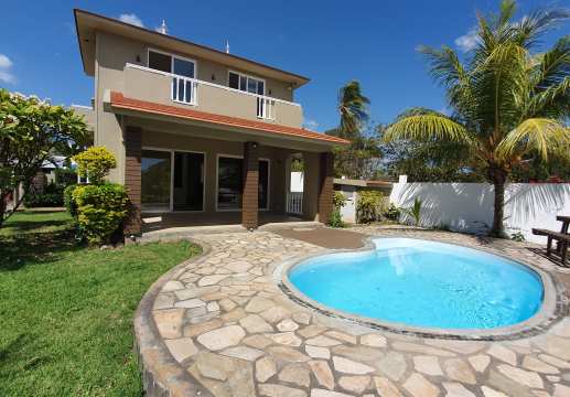 2 Beachfront villa with stunning view for sale.