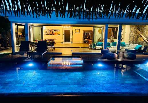 Luxueuse villa de 6 chambres à coucher avec piscine privée à Grand Baie