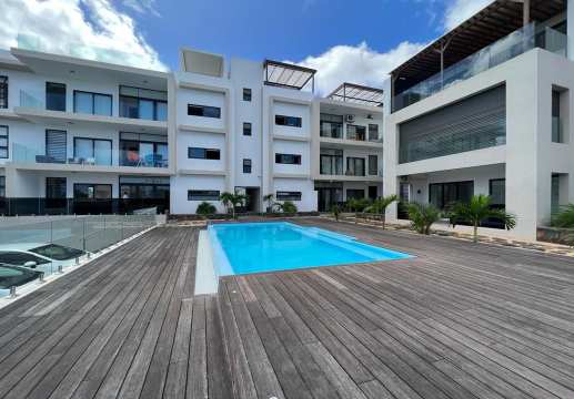 Appartement luxueux G+2 à Tamarin avec piscine commune, meublé et climatisé - Seulement Rs 16M!