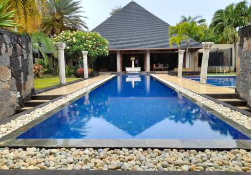 Pointe aux Canonniers – Maison à vendre – Pam Golding Mauritius