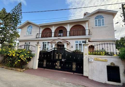 Villa 6 chambres avec piscine et jardin à vendre à Trou aux Biches