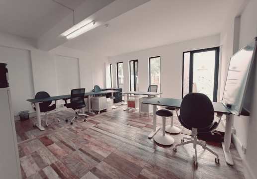 Unfurnished office for sale in Ebene