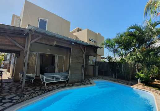 4 bedroom spacious house with landscaped garden