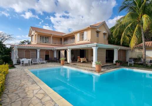 Charming 4-bedroom house nestled in the picturesque village of Tamarin