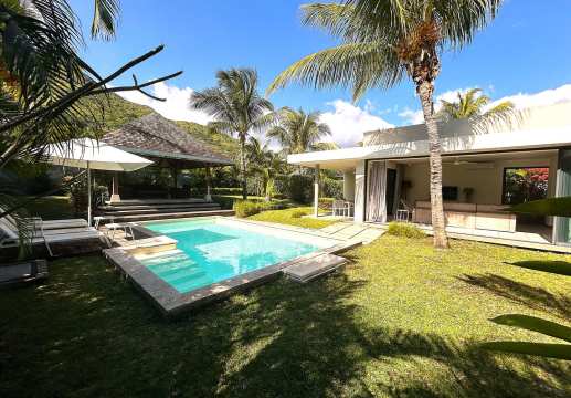 Modern 3-Bedroom Villa in Tamarin – Private Pool & Resort Amenities Near the Beach