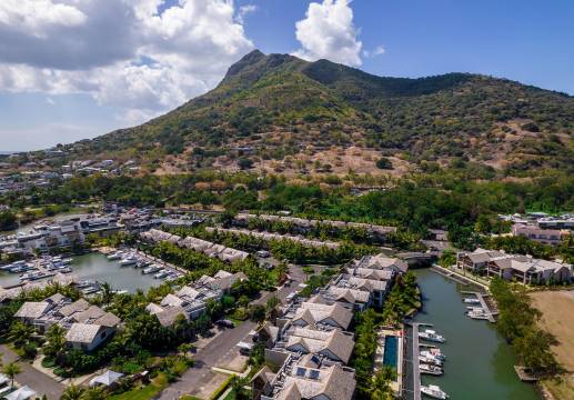 Stunning 3-Bedroom Apartment for Sale in La Balise Marina, Mauritius – Private Boat Mooring