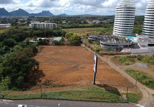 Land for sale in Trianon.