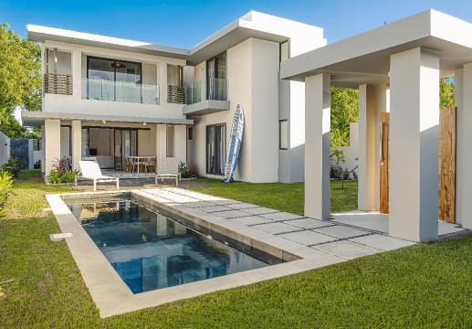 Villa de 4 Chambres à Vendre à Villa A’loes, Cap Tamarin – Piscine Privée, Vue sur la Montagne & Vie en Smart City