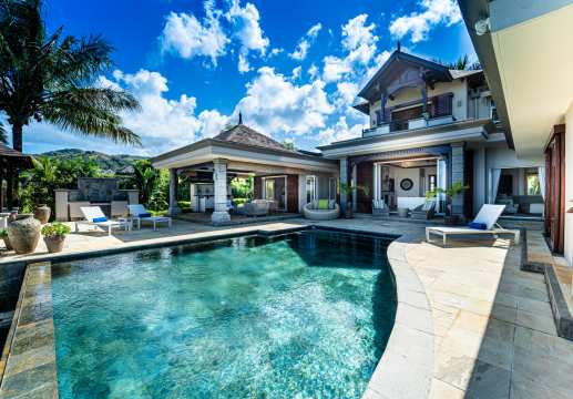 Villa de luxe de 4 chambres avec vue spectaculaire sur la mer à Villas Valriche