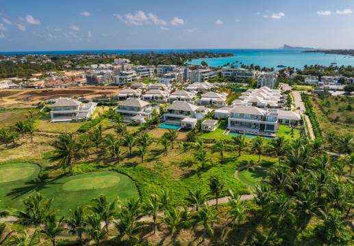 Villa Fairway d’Exception avec Vue Golf et Montagne à Vendre | Mont Choisy Golf & Beach Estate, Grand Baie