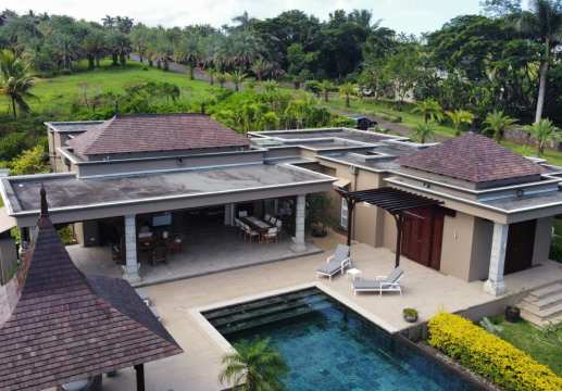 Une villa de style contemporain meublée avec style - prête à emménager.