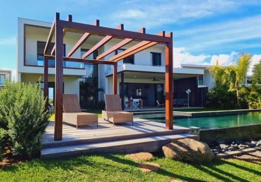 4-Bedroom Villa in Akasha Villas, Cap Tamarin – Private Pool & Coastal Views