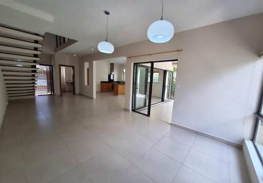 Elegant 3-Bedroom Duplex Apartment in Tamarin – Walking Distance to the Beach, Terrace & Communal Pool